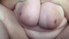 Trailertrash-ish BBW with heavy boobs on webcam 1